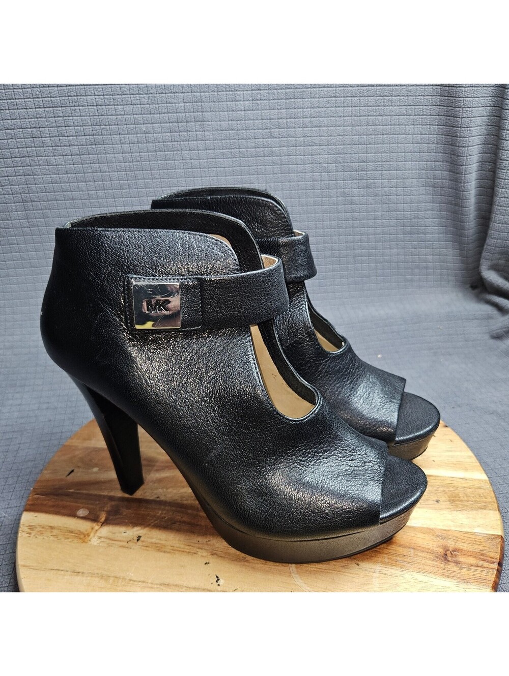 Michael Kors Women's Black Leather Peep Toe Platform Ankle Bootie 10M
